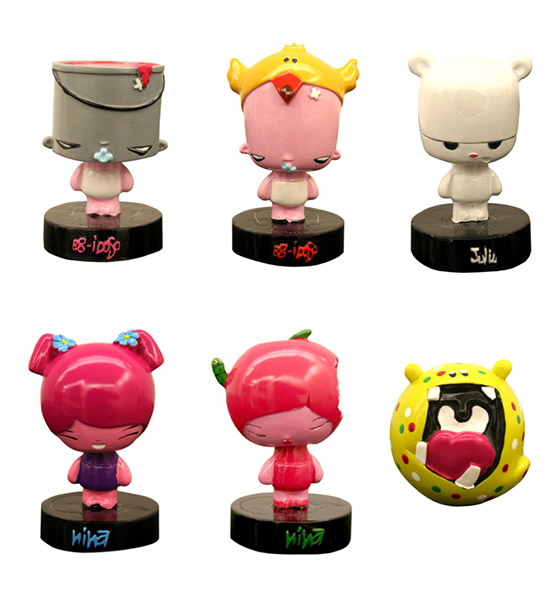 Alguns personagens versão toy art.