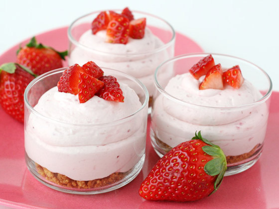 Cheesecake mousse in a jar