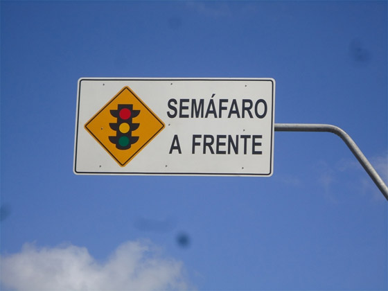 "Semáfaro"? Um erro simples pode desviar a atenção. (fonte da imagem)